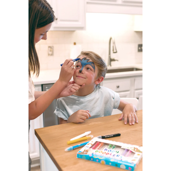 Creioane pictura pentru fata si piele, Body Doodlers, set de 12