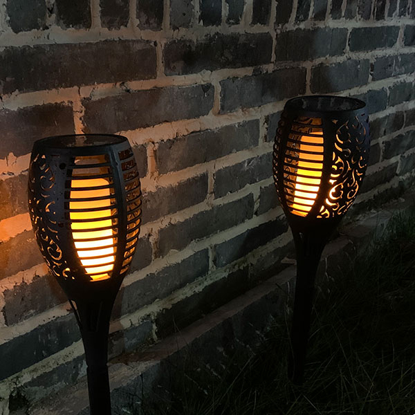 Lampa solara cu efect flacara Forever Light, 33 LED-uri SMD, 600mAh Ni-Mh IP65 Lampa solara cu efect flacara Forever Light, 33 LED-uri SMD, 600mAh Ni-Mh IP65