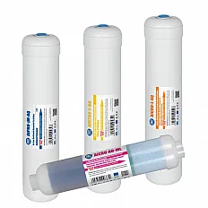 Set 4 cartușe filtrante inline Aquafilter, microfiltrare 1 micron, 4 stadii (sedimente, dedurizare, carbon activ, postfiltru), dimensiuni 2.5x12 inch, filet interior 1/4, carcasa alba BPA Free