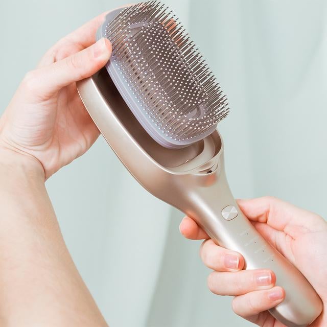 Perie Cecotec HairCare Revitalize Champagne, revitalizare si reparare par, 5 tehnologii: vibratii, ioni negativi, microcurenti EMS, laser de putere redusa (LLLT), lumina LED rosie si albastra (A01_EU01 _100152)