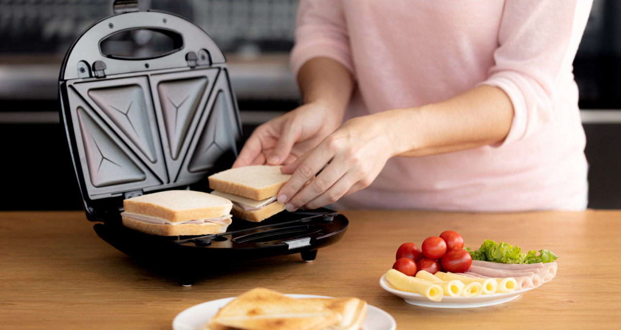 Sandwich-maker 4 in 1 Gallet Torcy CRO 616, 700W, 4 tipuri de placi detasabile