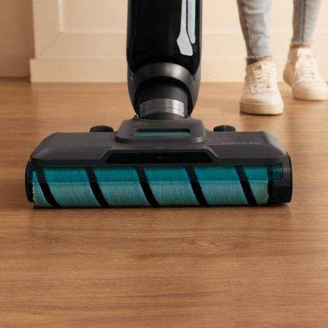 Aspirator vertical cu functie mop Cecotec FreeGo Wash&Vacuum Spray, 250W, Autonomie 30minute, 2 rezervoare, Baza cu autocuratare (05852)