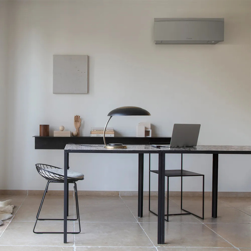 Aer conditionat Daikin Emura Bluevolution 18000 BTU, Argintiu, Inverter, control Wi-Fi, Clasa A+++/A+++. 3 ani garantie (FTXJ50AS9-RXJ50A9)