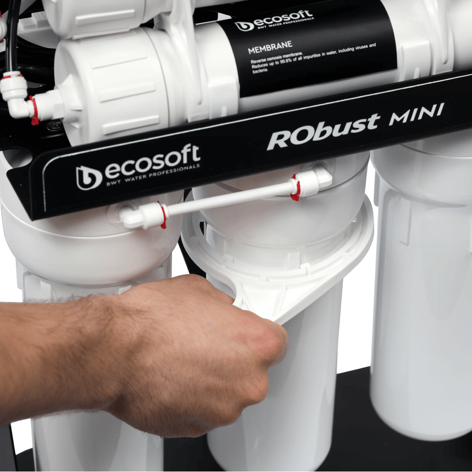 Sistem osmoza inversa profesionala Ecosoft Robust Mini, 6 stadii filtrare, debit direct 2.1 litri/min, pompa booster inclusa, capacitate 300 GPD