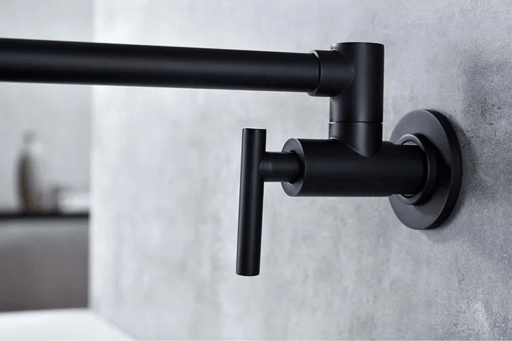 Baterie bucatarie pentru umplere oale Premier Wall Black, montare in perete, pipa pivotanta 180 grade extensibila 61 cm, monocomanda, finisaj negru mat, cartus ceramic