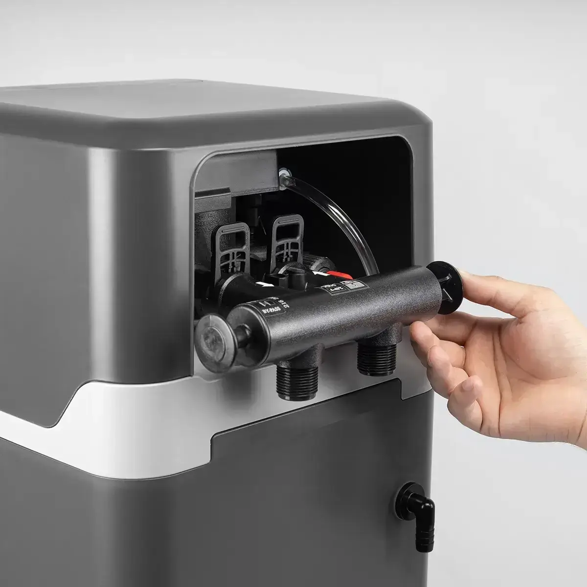 Statie dedurizare apa Ecosoft CUBE 250, tip cabinet, 25 litri rasina, debit nominal 2.5 m3/h