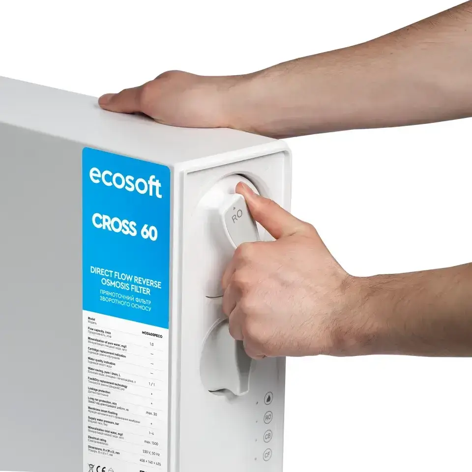 Sistem de filtrare cu osmoză inversă debit direct Ecosoft Cross60, membrană 400 GPD, filtrare 4 stadii, baterie cu indicator schimb consumabile, pompă booster inclusă, fără bazin