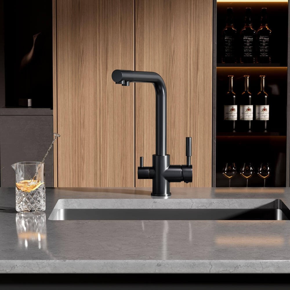 Baterie de bucatarie cu 3 cai Premier Tall Black Flash, finisaj negru lucios, flux separat pentru apa filtrata si menajera, corp din alama cu cartuse ceramice, montaj pe chiuveta