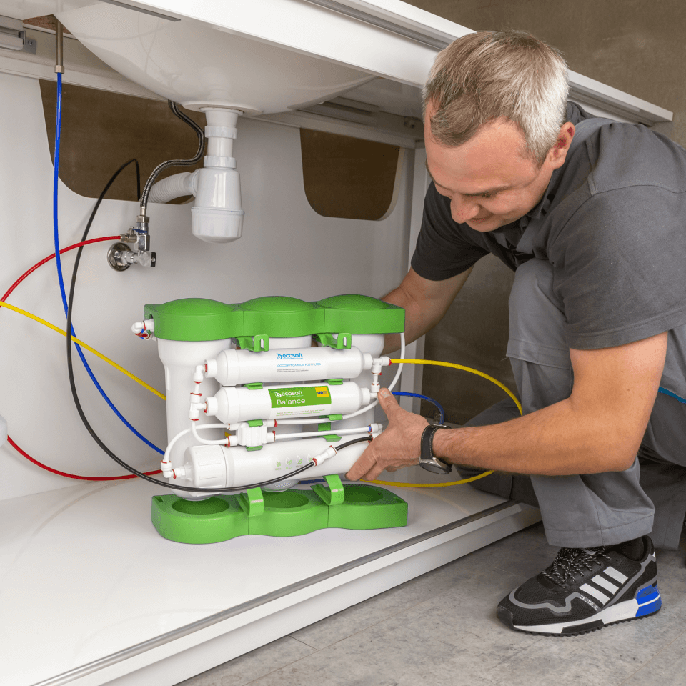 Sistem de filtrare cu osmoza inversa Ecosoft Balance, 6 stadii, membrana 75 GPD, remineralizare cu calciu si magneziu, fara pompa, bazin de stocare inclus